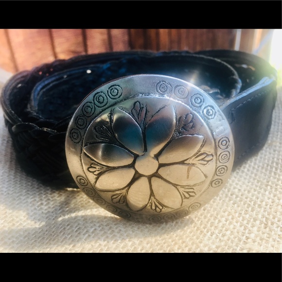 Accessories - 🌼 Silver Flower Belt